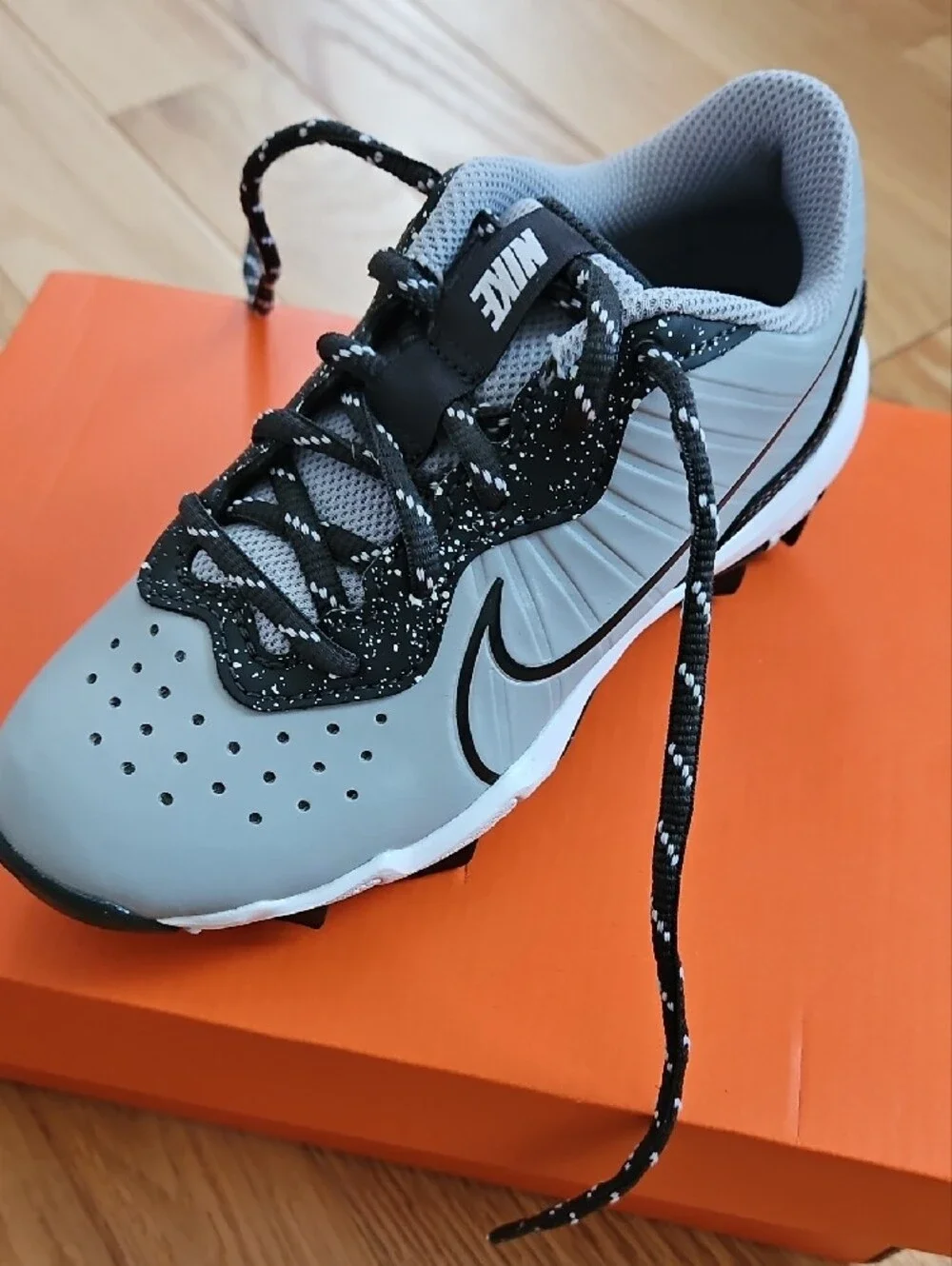 Nike Kids Gray and Black Athletic Cleats